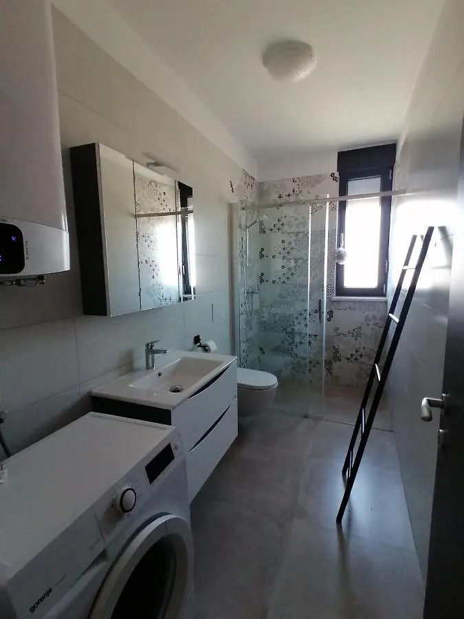 Apartman Enjoy Pula - New Apt With Terrace And Free Parking Garage
