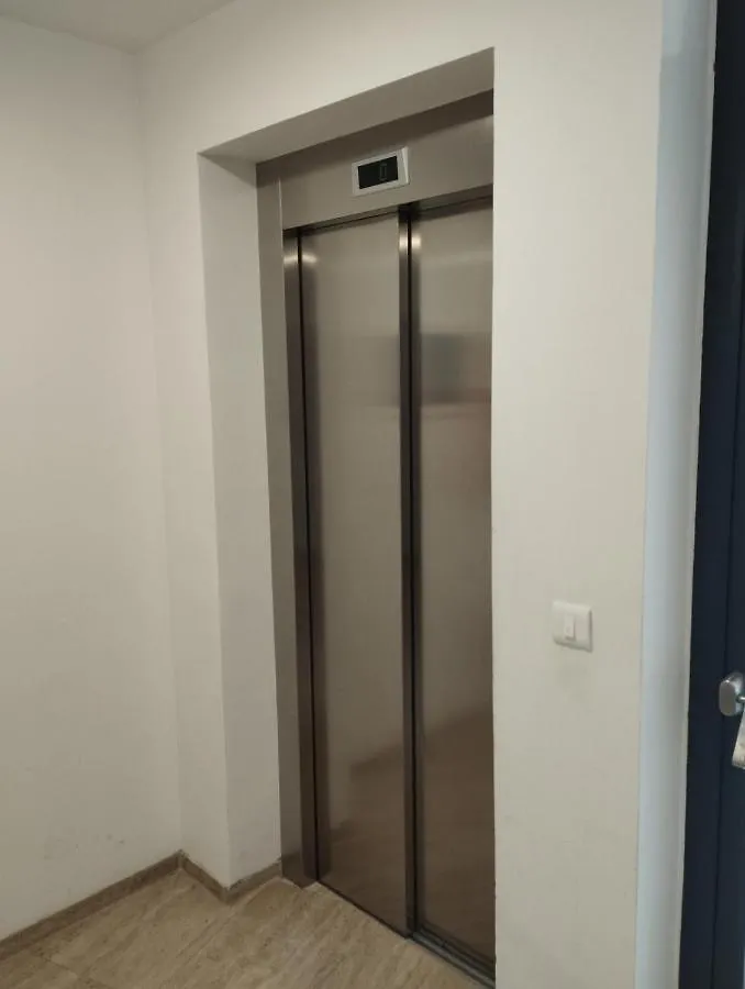 Enjoy Pula - New Apt With Terrace And Free Parking Garage Apartman